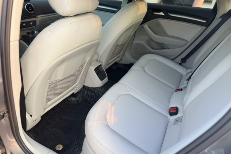 Audi A3 2016 car image #17