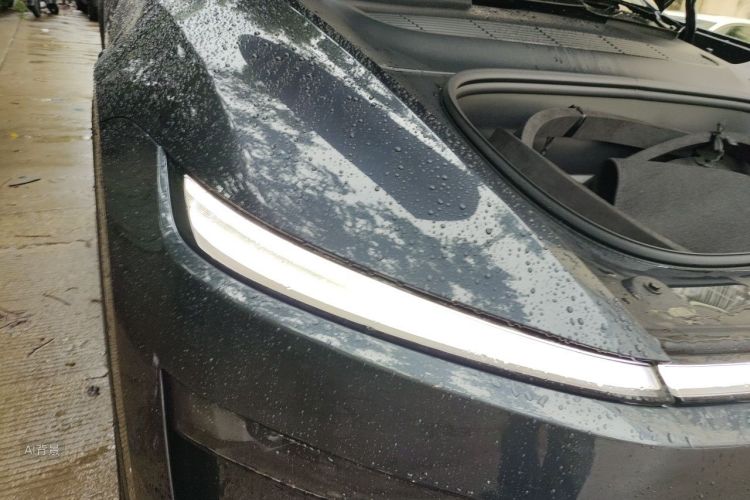 Tesla Model Y 2025 car image #8