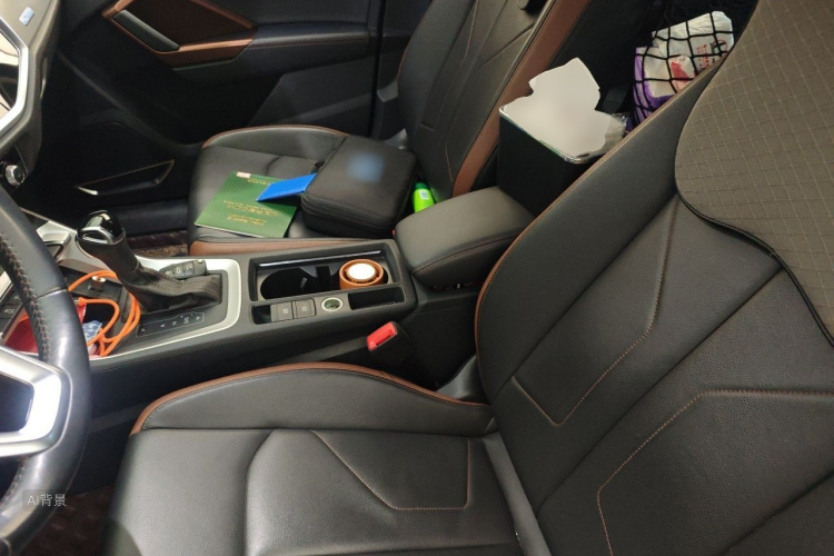 Audi Q3 2019 car image #17