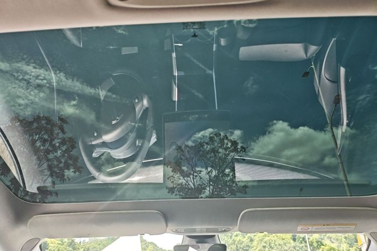 Tesla Model 3 2020 car image #18