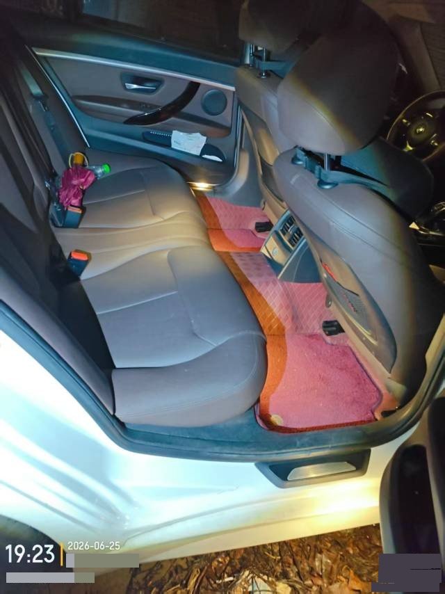 BMW 3 Series 2018 car image #6