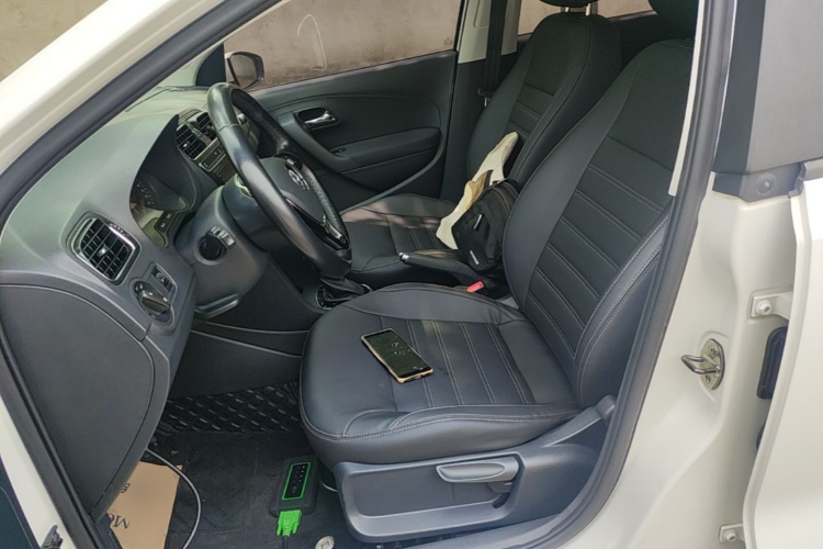 Volkswagen Polo 2018 car image #15