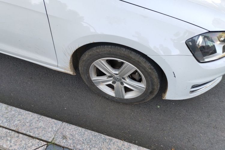 Volkswagen Golf 2015 car image #9