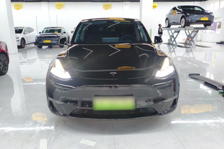 Tesla Model Y 2023 #3 Tesla Model Y 2023 car image #3