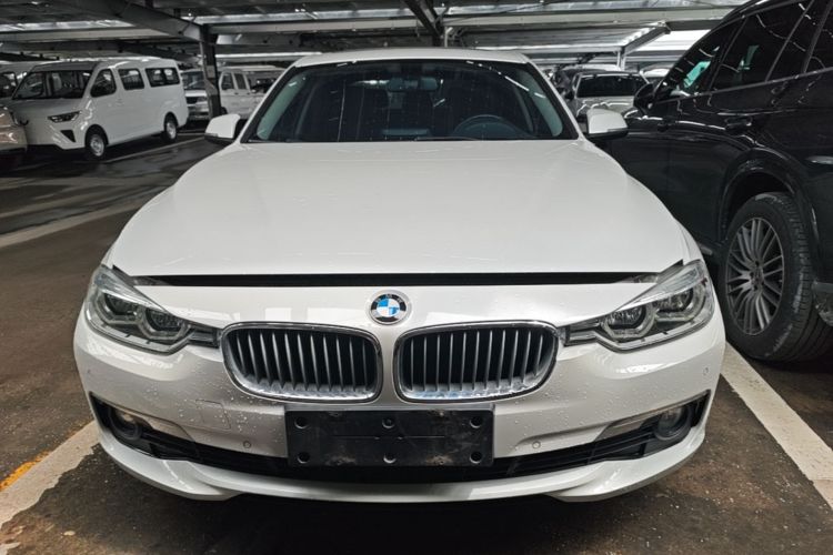 BMW 3 Series 2018 #3 BMW 3 Series 2018 car image #3
