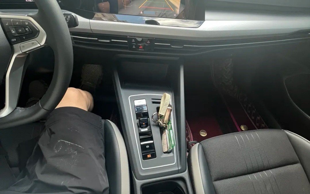 Volkswagen Golf 2021 car image #6