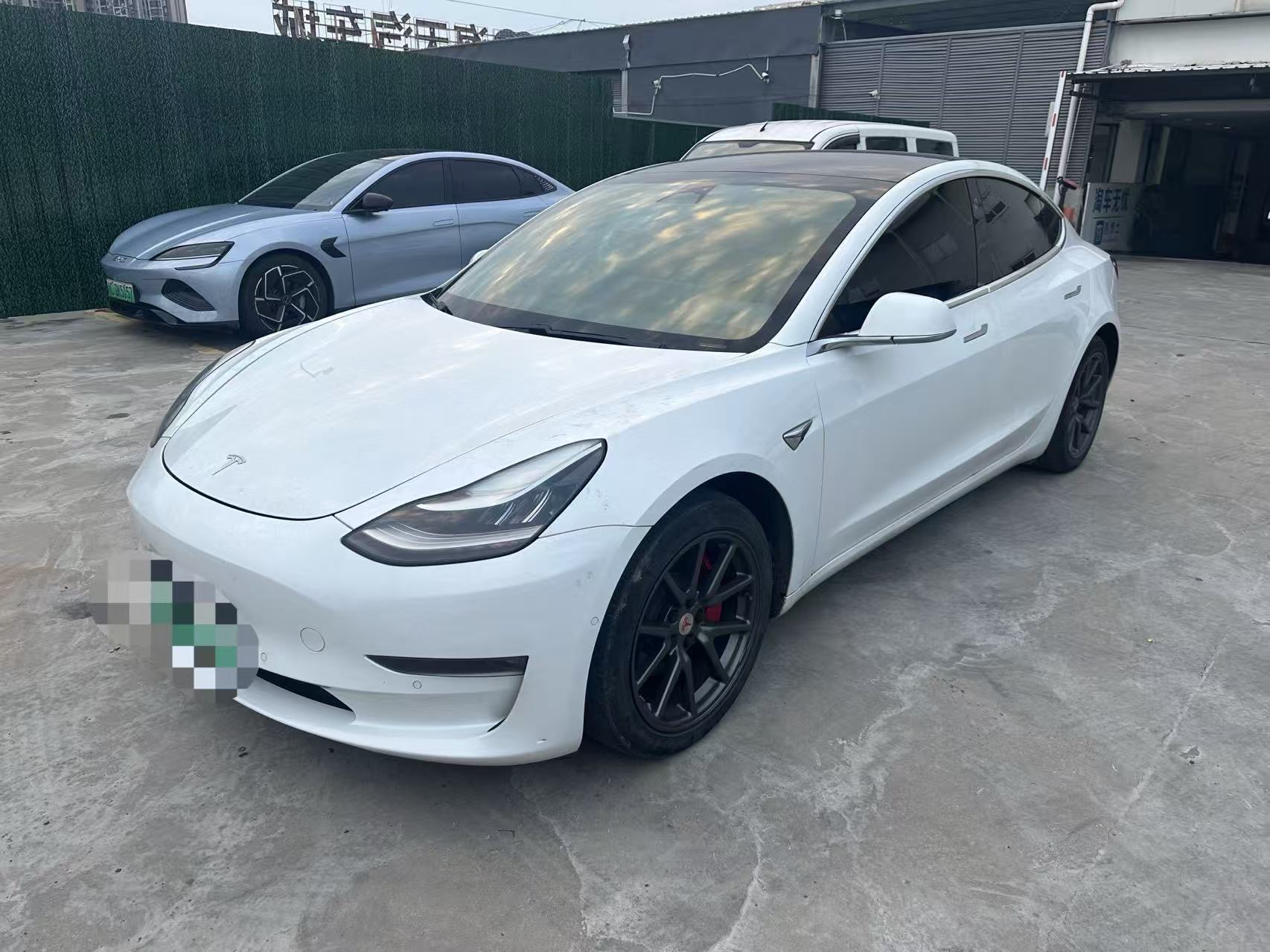 Tesla Model 3 2020 car image 