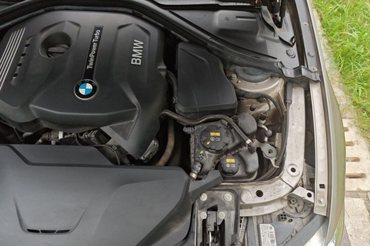 BMW 3 Series 2019 #25 BMW 3 Series 2019 immagine di auto #25
