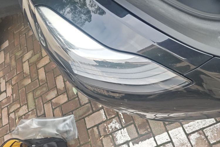Tesla Model Y 2021 car image #8