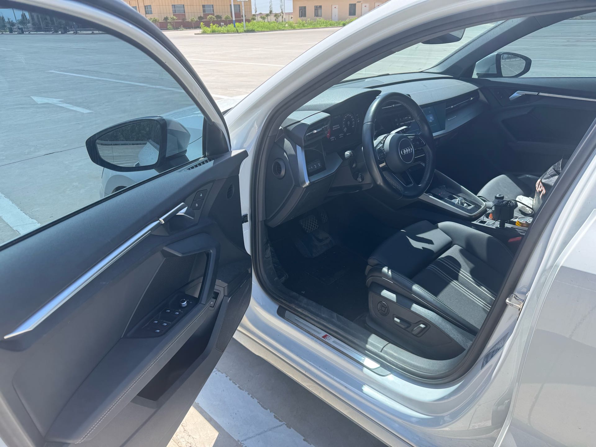 2023 #2 2023 immagine di auto #2