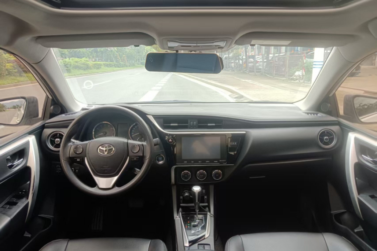Toyota Corolla 2019 #15 Toyota Corolla 2019 car image #15