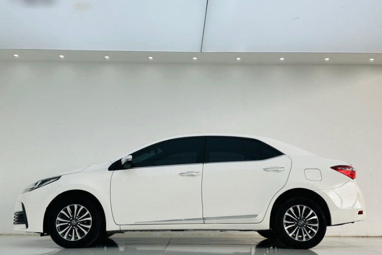 Toyota Corolla 2018 #4 Toyota Corolla 2018 car image #4