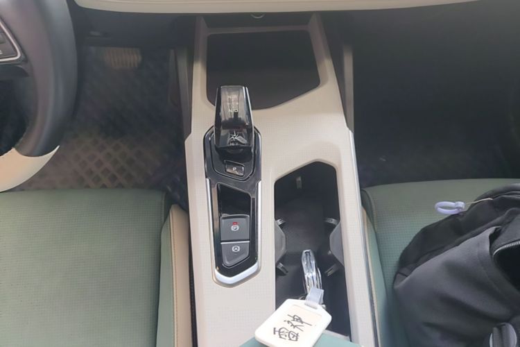 GEELY Emgrand L HiP 2022 imagen de coche #14