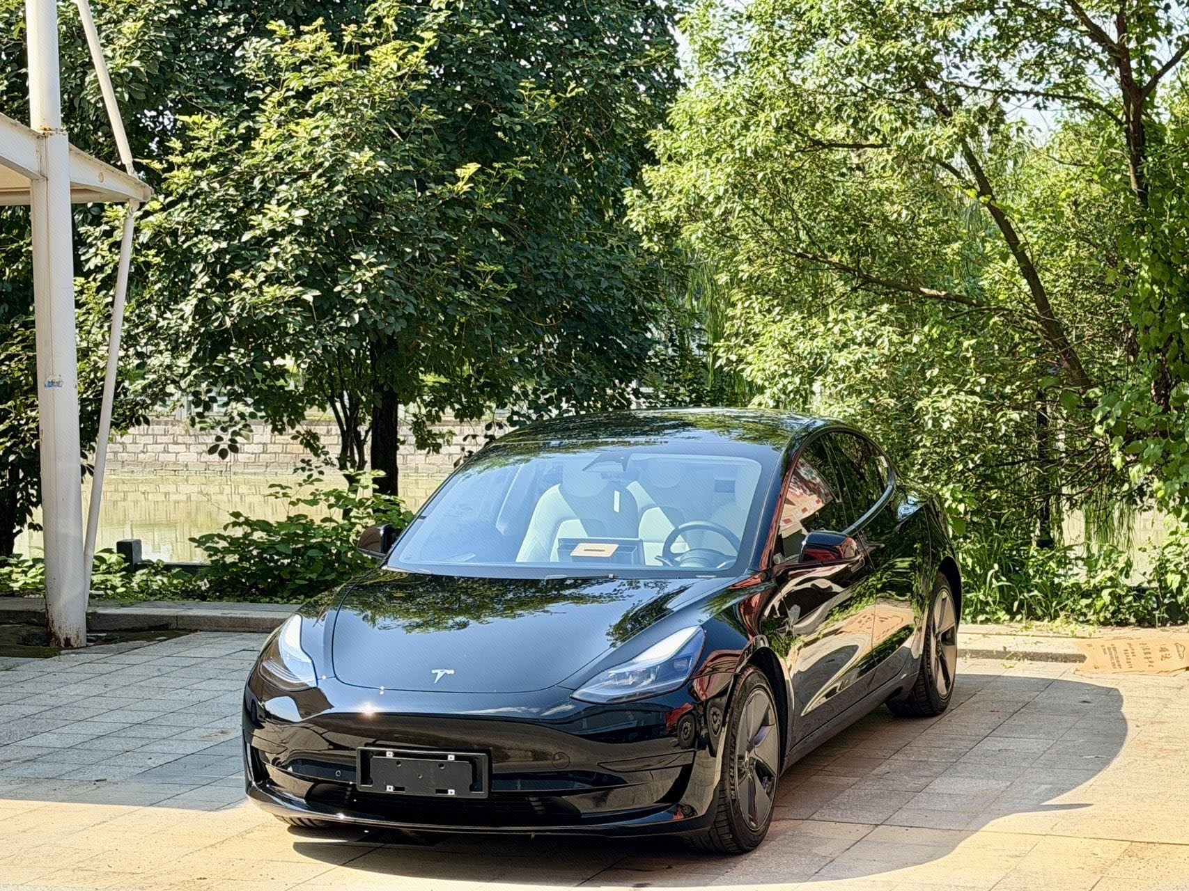 Tesla Model 3 2023 car image 