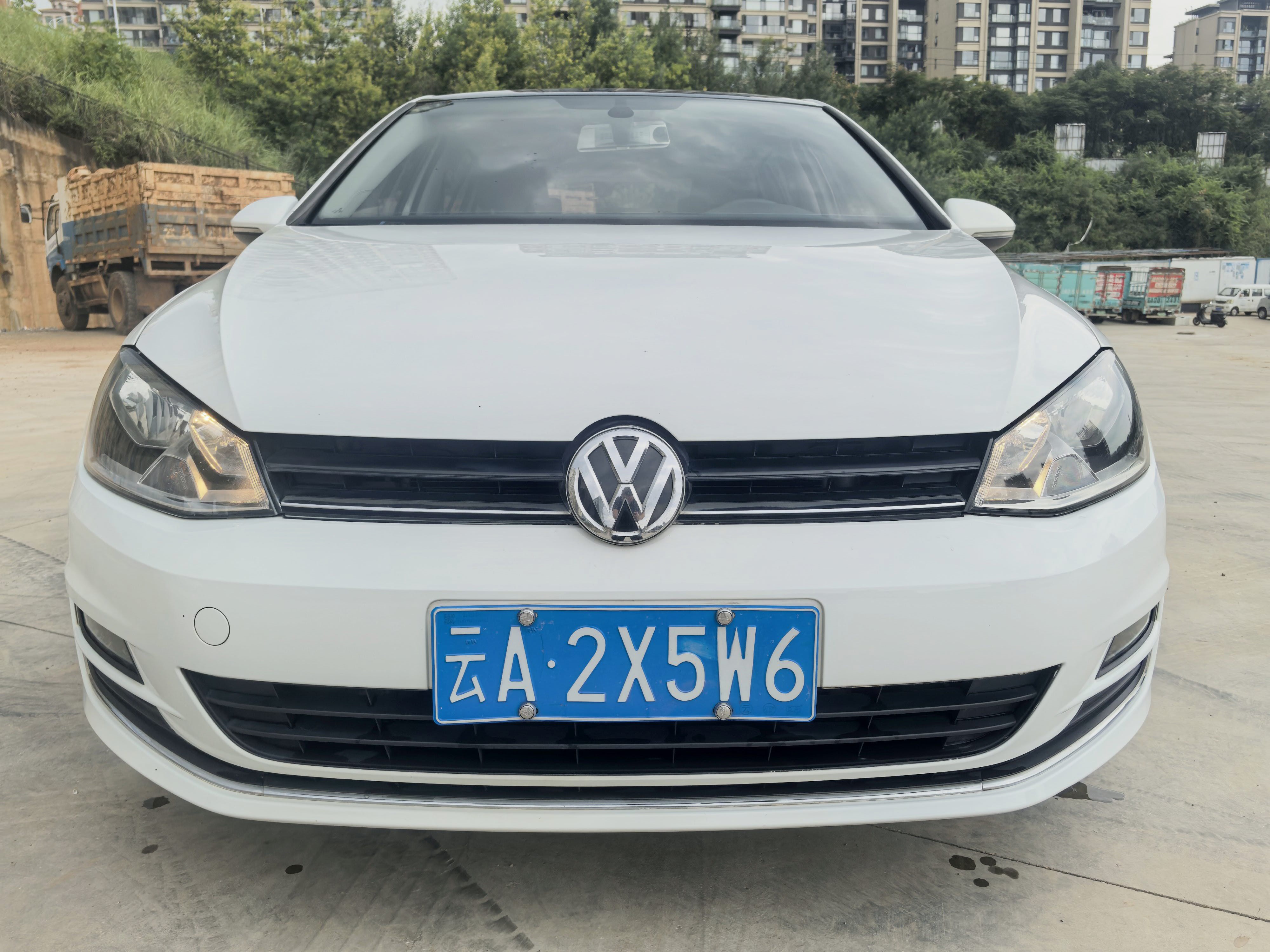Volkswagen Golf 2015 car image #2