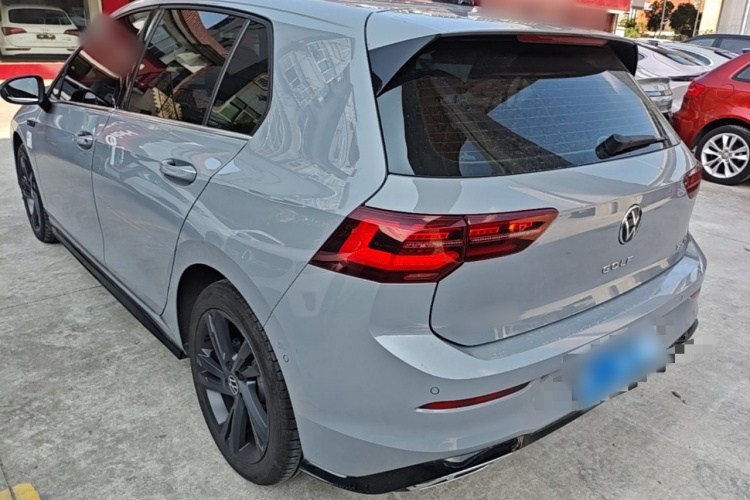 Volkswagen Golf 2023 car image #5