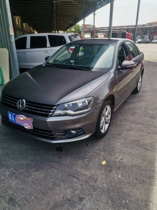 Volkswagen Bora 2014 car image 