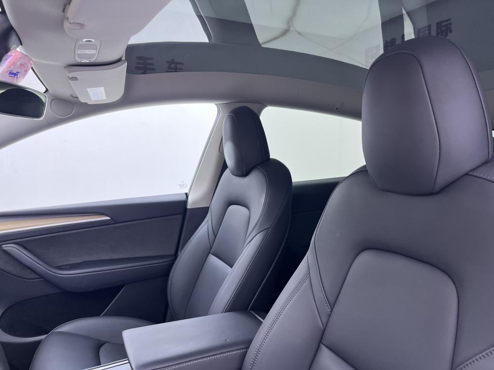 Tesla Model Y 2021 صورة سيارة #23