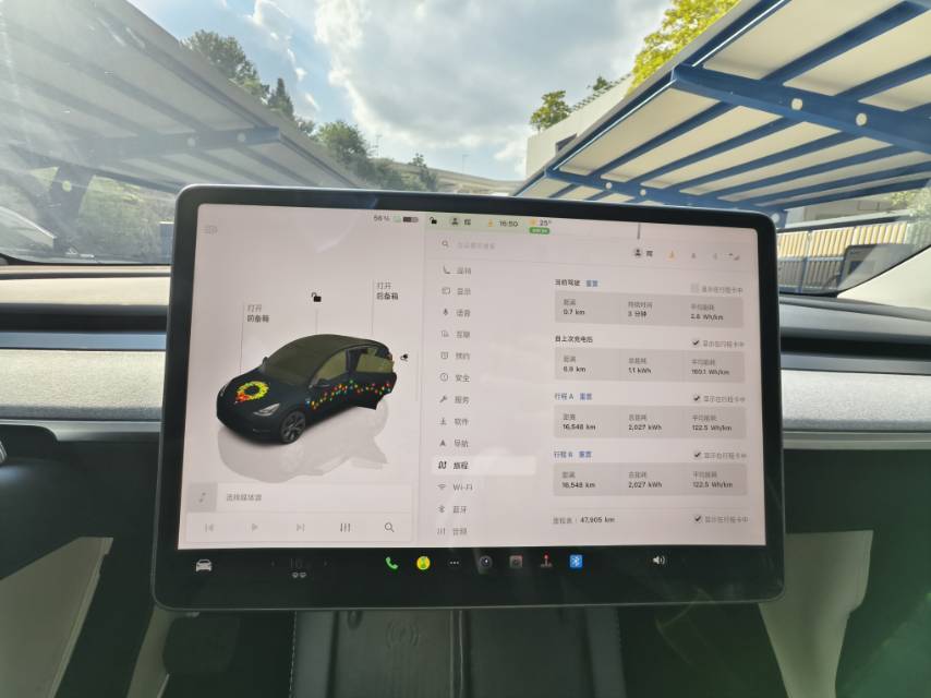 Tesla Model Y 2024 #7 Tesla Model Y 2024 car image #7