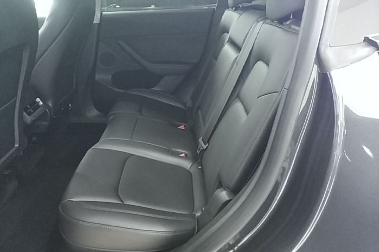 Tesla Model Y 2024 #13 Tesla Model Y 2024 immagine di auto #13