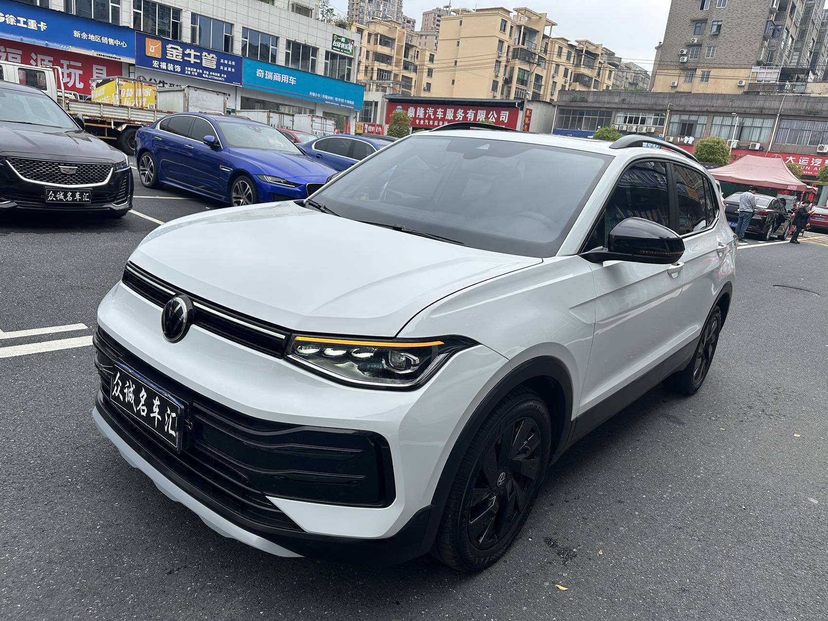 Volkswagen Tharu 2025 imagen de coche #2