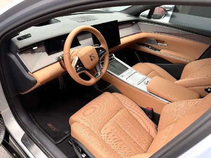 BYD HanL 2025 car image #2