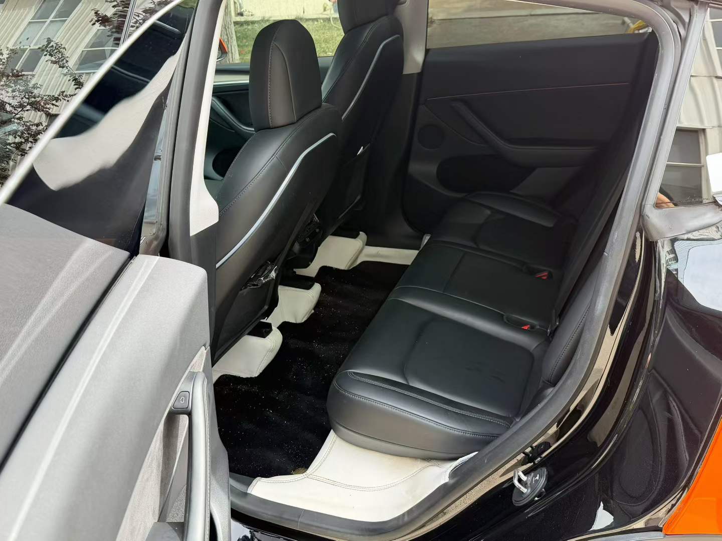 Tesla Model Y 2022 immagine di auto #18