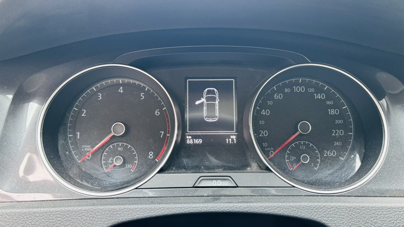 Volkswagen Golf 2019 car image #4