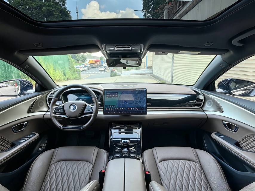 BYD Han 2024 car image #9