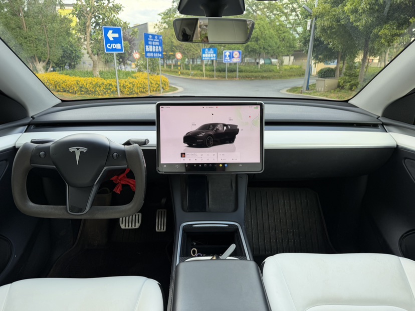 Tesla Model Y 2021 #5 Tesla Model Y 2021 car image #5