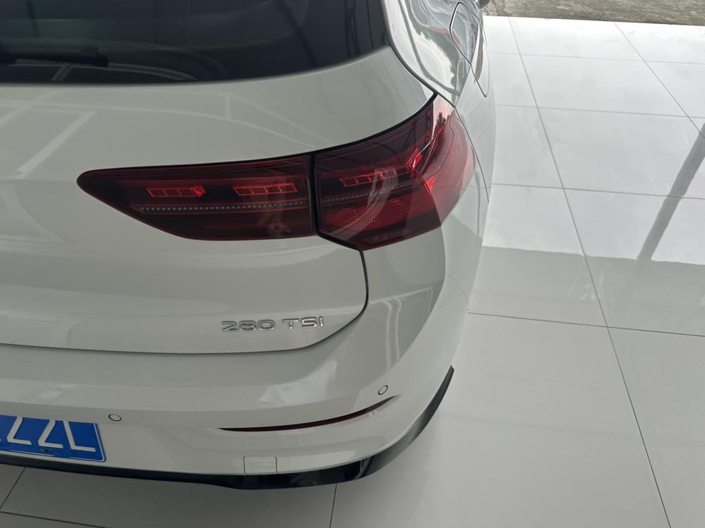 Volkswagen Golf 2024 car image #11