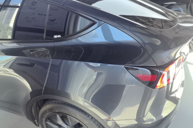 Tesla Model Y 2024 #5 Tesla Model Y 2024 immagine di auto #5