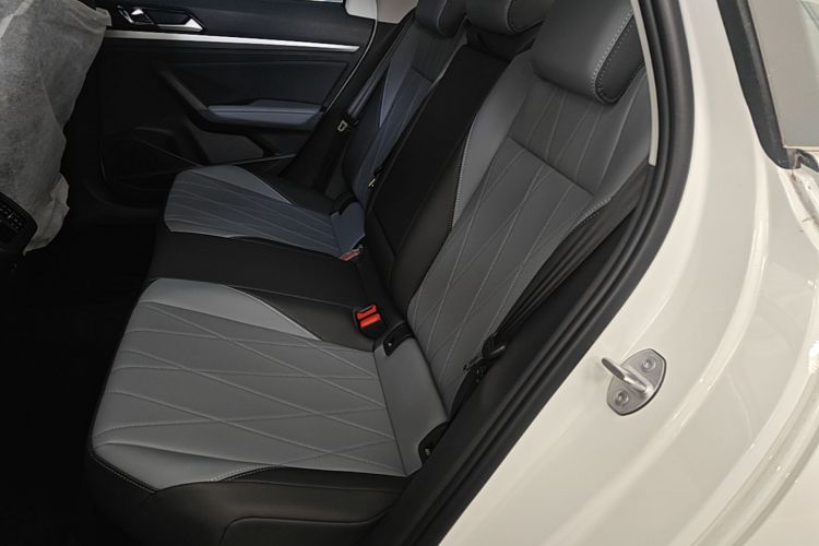 Volkswagen Lavida 2026 car image #17