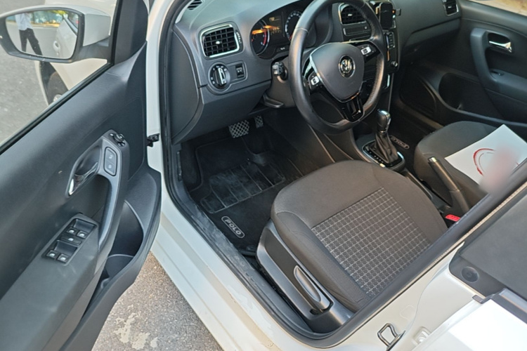 Volkswagen Polo 2017 #16 Volkswagen Polo 2017 car image #16