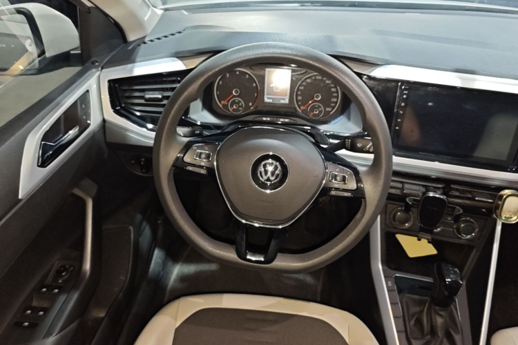 Volkswagen Polo 2020 car image #15