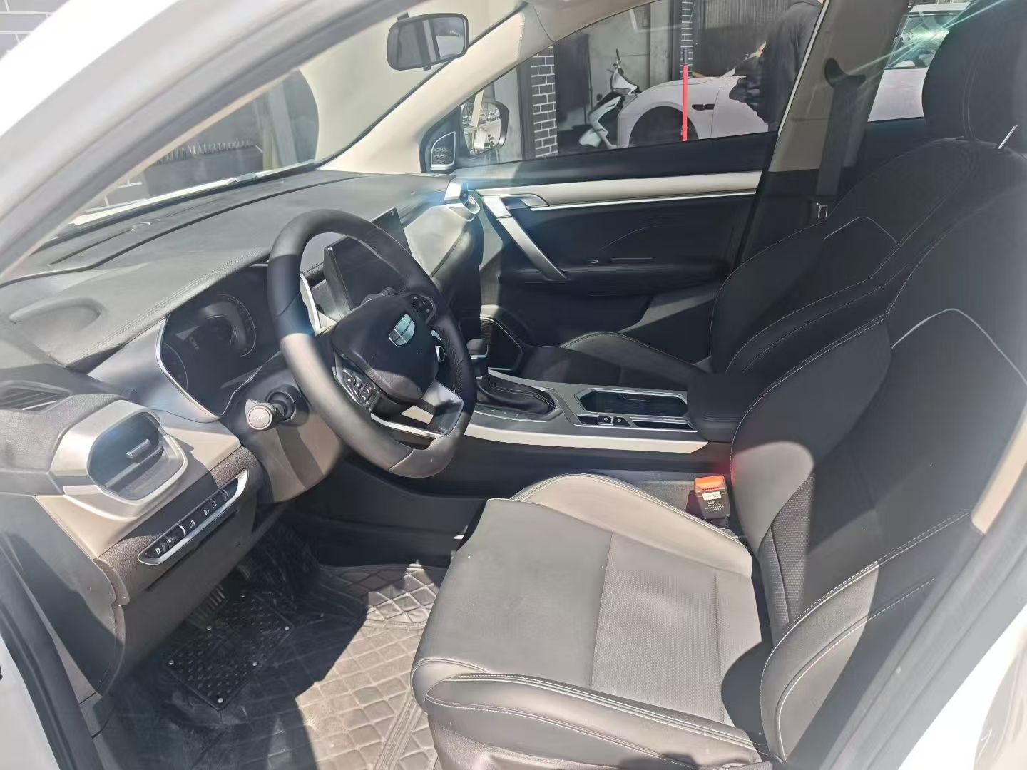 GEELY Coolray 2025 car image #3