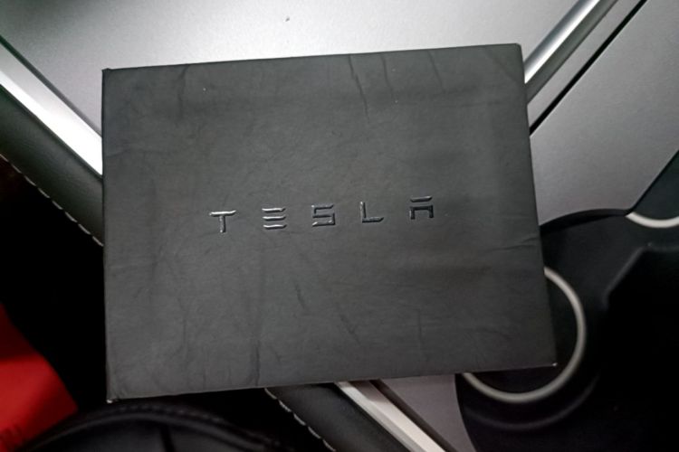 Tesla Model Y 2024 #14 Tesla Model Y 2024 car image #14