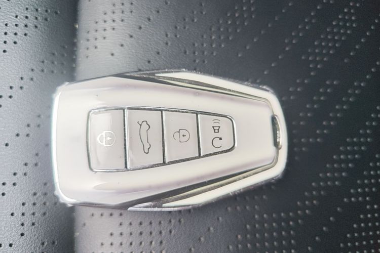GEELY Emgrand 2023 #9 GEELY Emgrand 2023 car image #9