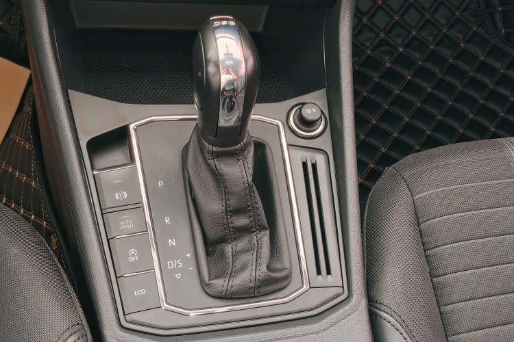 Volkswagen Lavida 2020 car image #13