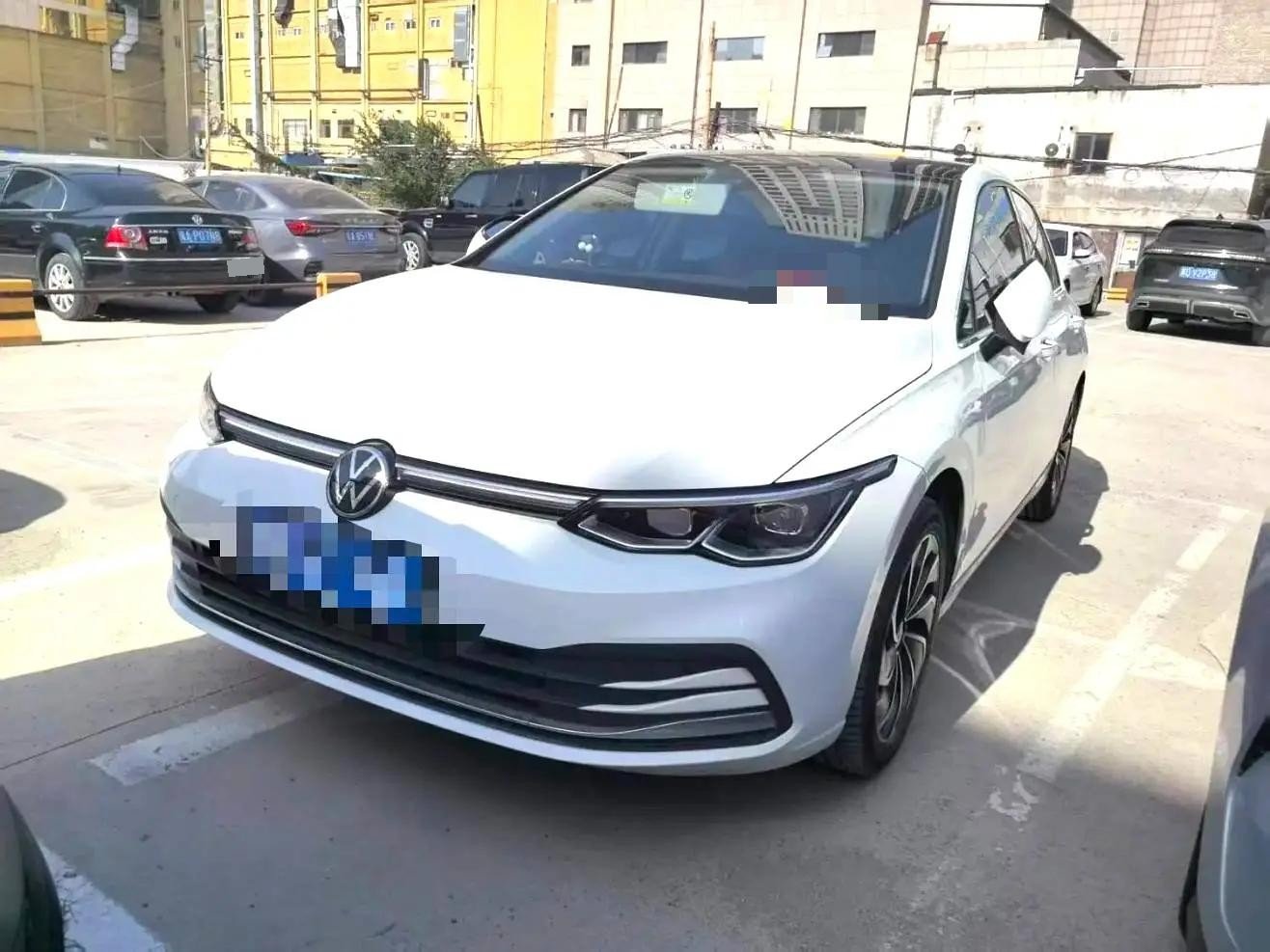 Volkswagen Golf 2023 car image 