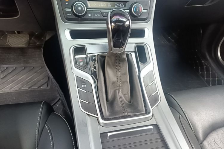 GEELY Emgrand 2022 #14 GEELY Emgrand 2022 car image #14