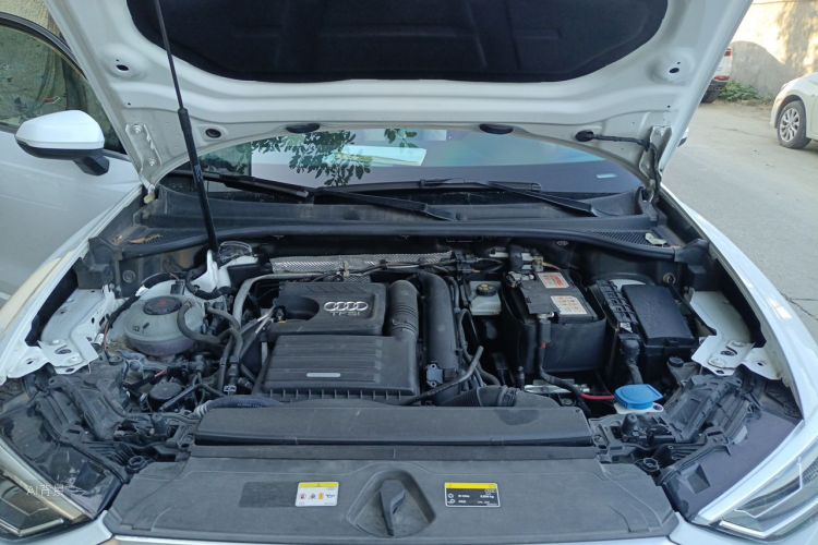 Audi Q3 2022 car image #22