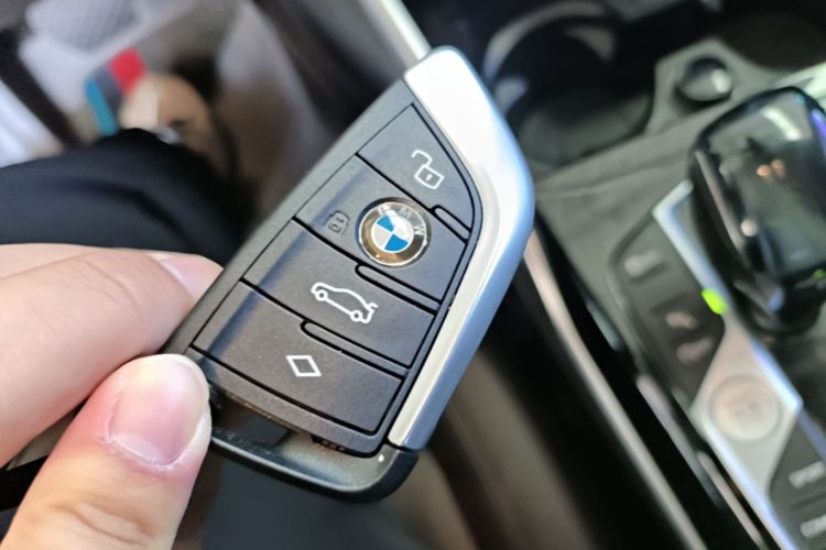 BMW 3 Series 2021 #9 BMW 3 Series 2021 car image #9