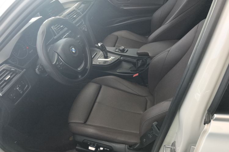 BMW 3 Series 2018 #11 BMW 3 Series 2018 car image #11