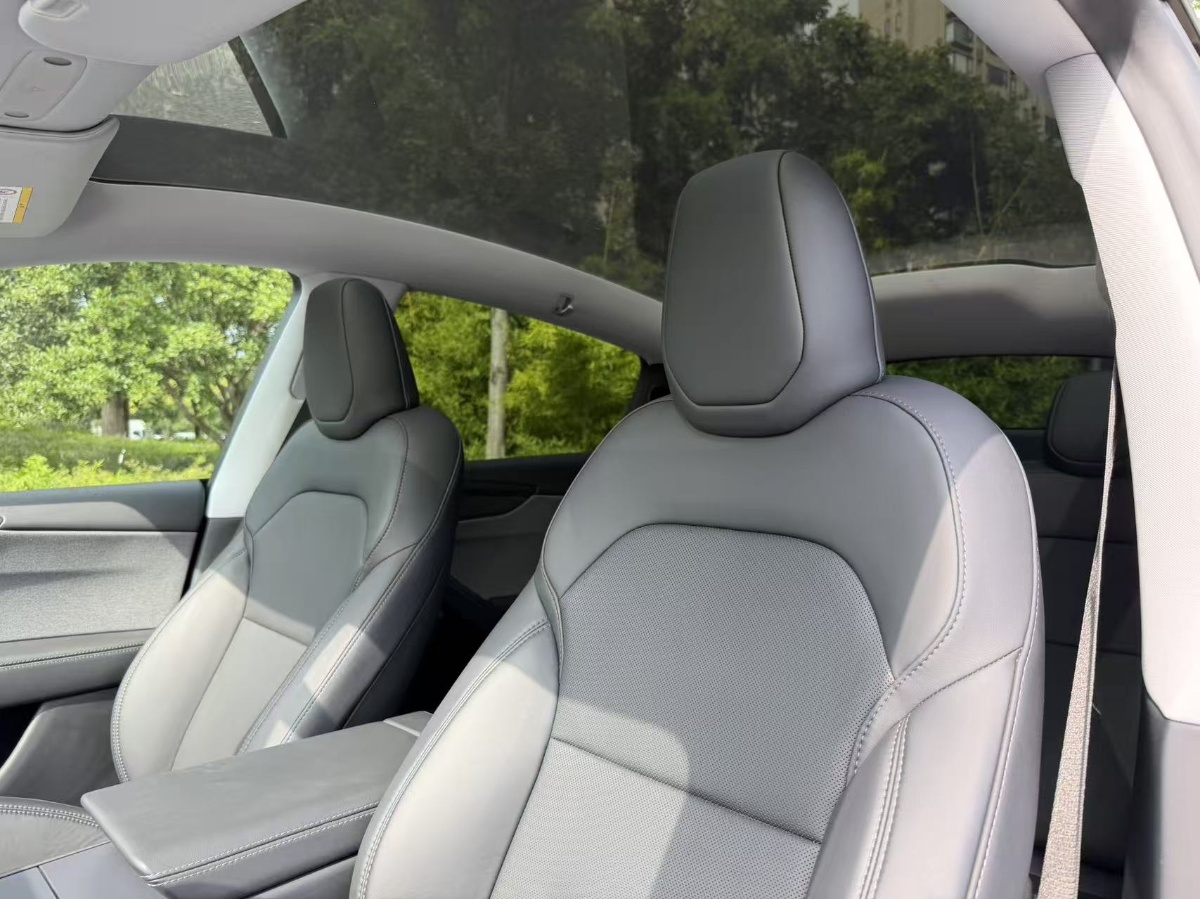 Tesla Model Y 2025 #7 Tesla Model Y 2025 car image #7