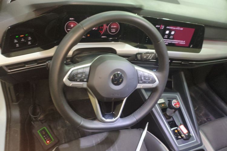 Volkswagen Golf 2022 صورة سيارة #11