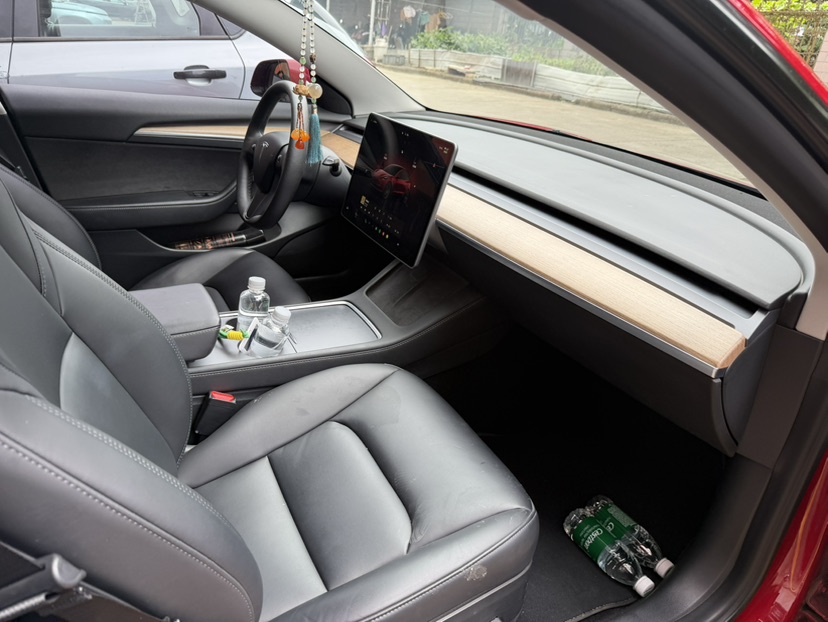 Tesla Model 3 2022 car image #3