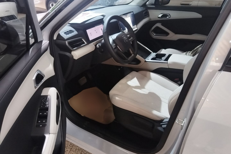 BYD YuanUP 2025 car image #16