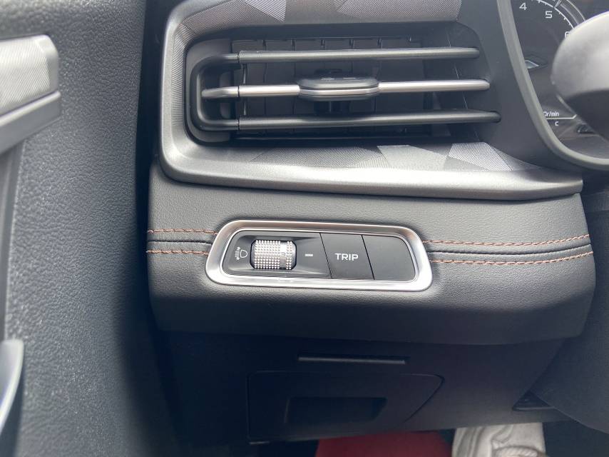 GEELY Vision X6 2022 car image #11