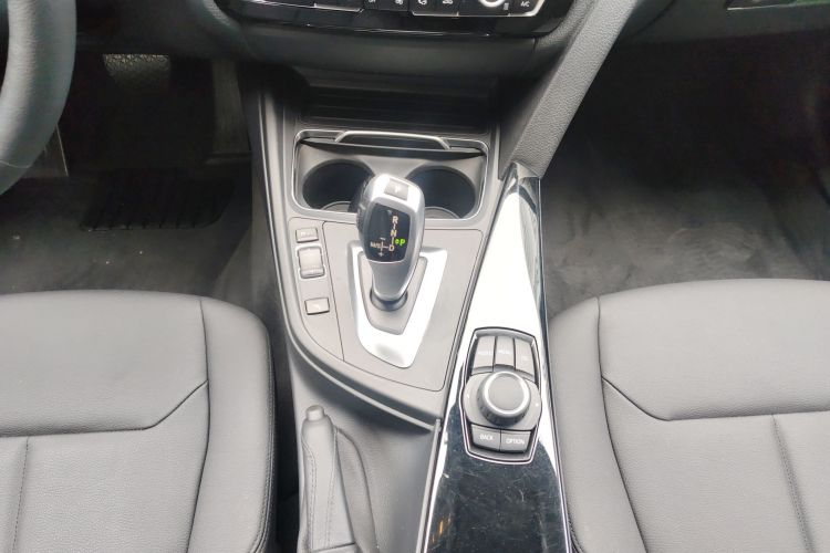 BMW 3 Series 2018 #14 BMW 3 Series 2018 car image #14